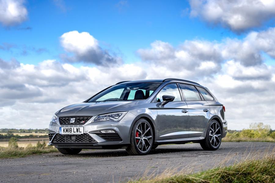 Seat Leon ST Cupra Carbon Edition 2018 года  (UK) (фото 1 из 13)